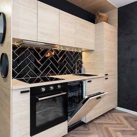 Loft Style Apartment Opienskiego Close To The Zurawiniec Nature Reserve By Noclegi Renters พอซนาน ภายนอก รูปภาพ