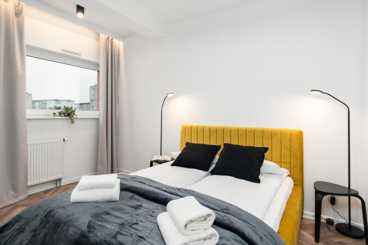 Loft Style Apartment Opienskiego Close To The Zurawiniec Nature Reserve By Noclegi Renters พอซนาน ภายนอก รูปภาพ