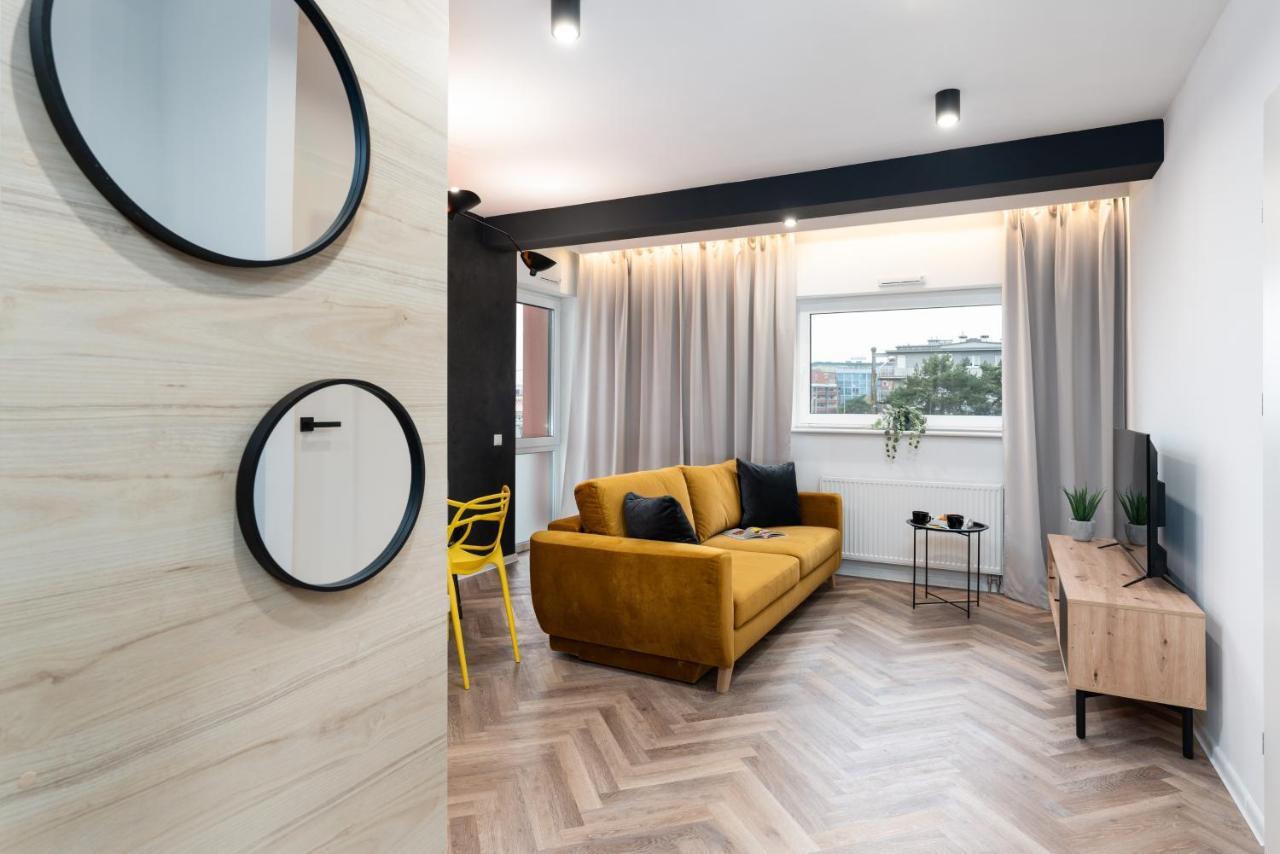 Loft Style Apartment Opienskiego Close To The Zurawiniec Nature Reserve By Noclegi Renters พอซนาน ภายนอก รูปภาพ