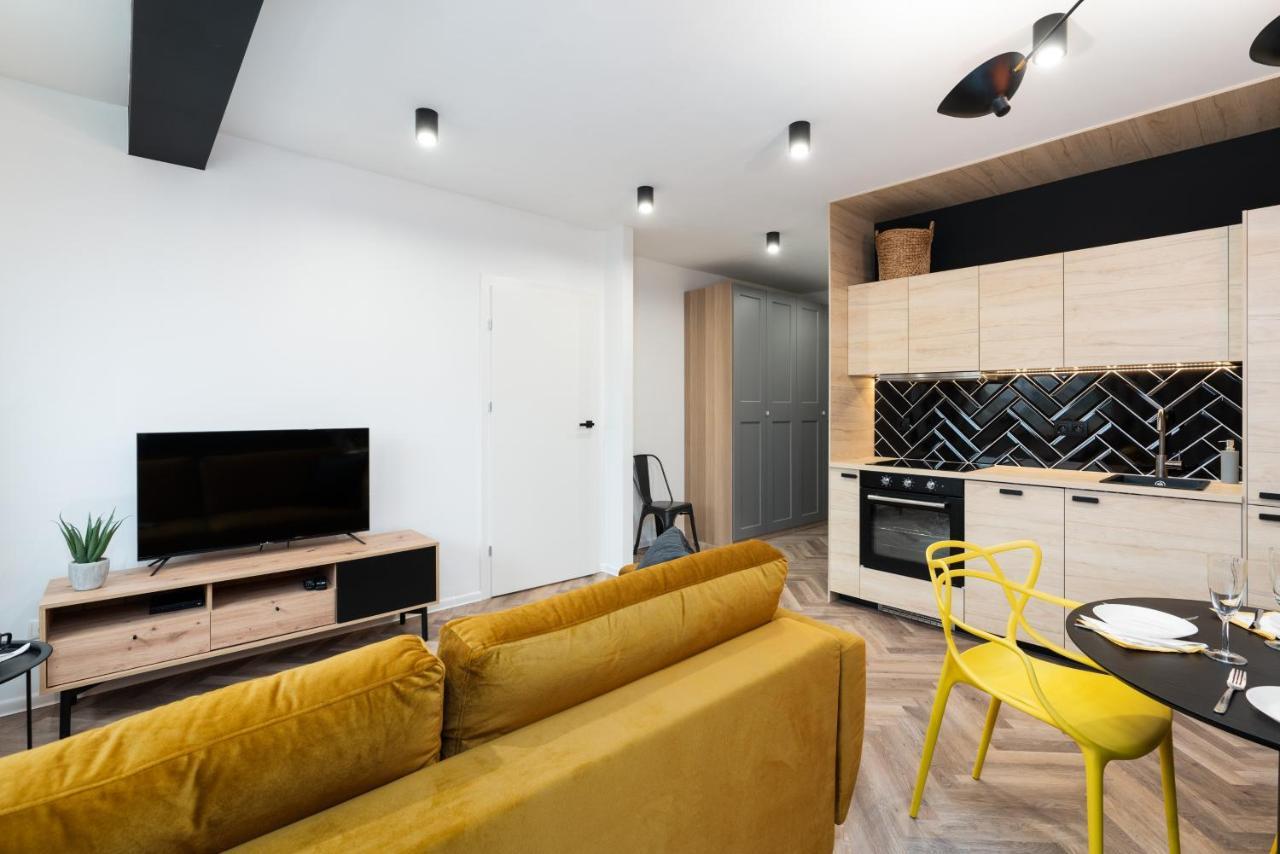 Loft Style Apartment Opienskiego Close To The Zurawiniec Nature Reserve By Noclegi Renters พอซนาน ภายนอก รูปภาพ