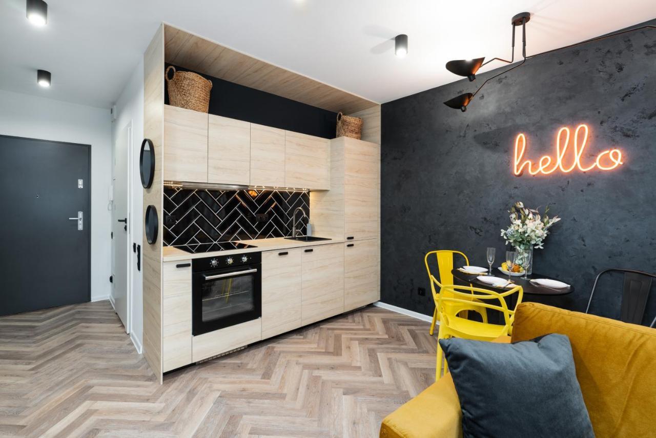 Loft Style Apartment Opienskiego Close To The Zurawiniec Nature Reserve By Noclegi Renters พอซนาน ภายนอก รูปภาพ
